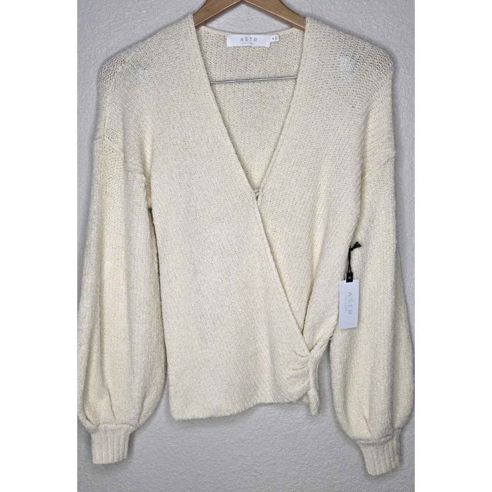 New ASTR The Label Cable Knit Sweater Balloon Sleeve Cream Women M V neck